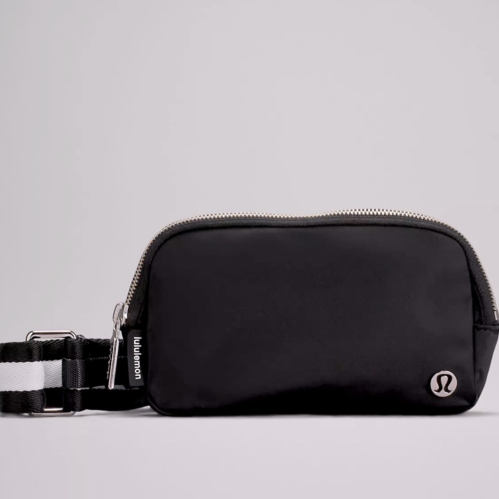 Everywhere Crossbody Bag - Brand New